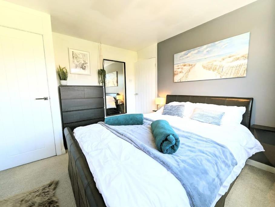 Spacious Lovely 3 Bed House In Keyworth Nottingham Suit Contractors Or Family Exterior photo